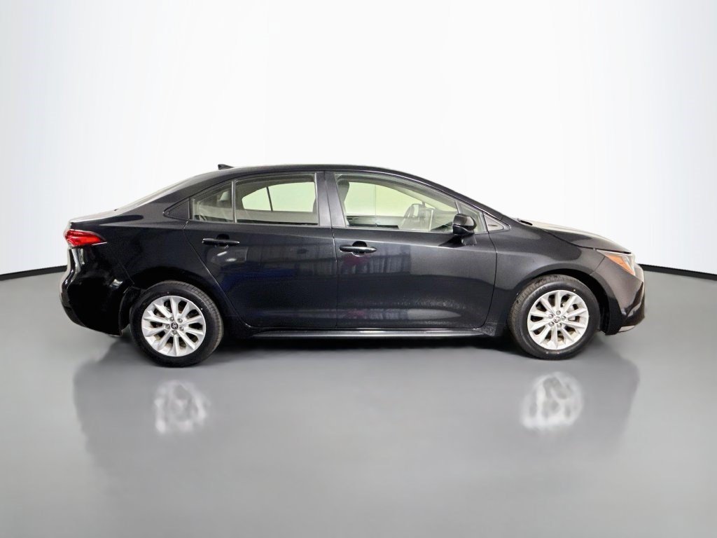Used 2021 Toyota Corolla LE w/ LE Convenience Package FWD image 11