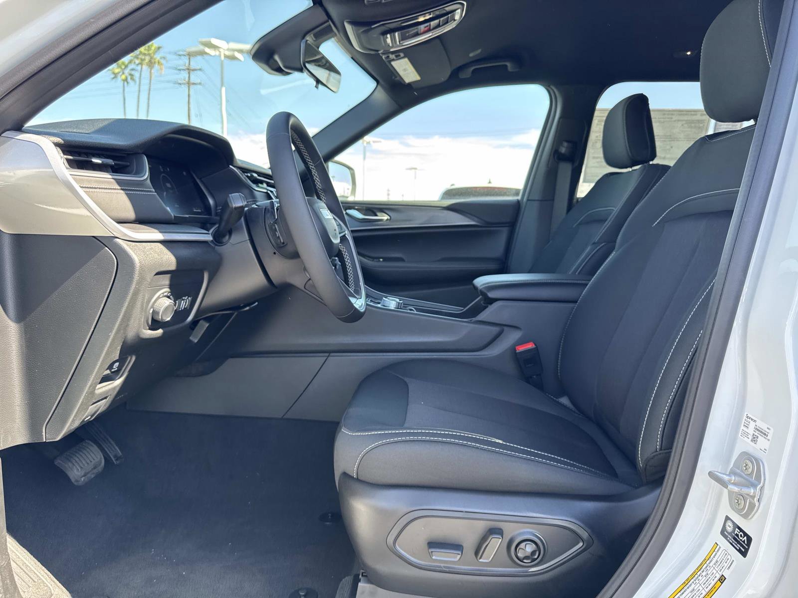 New 2026 Jeep Grand Cherokee L Laredo image 23