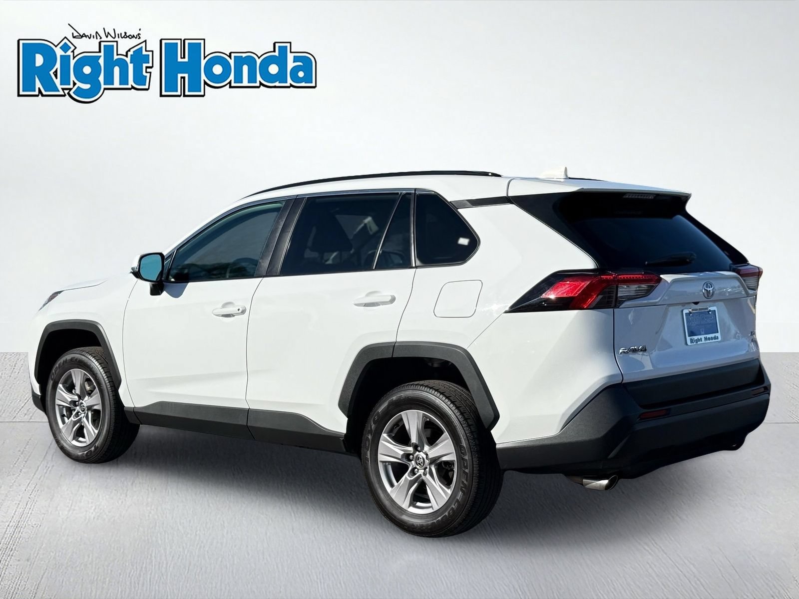 Used 2025 Toyota RAV4 XLE AWD/4WD image 4
