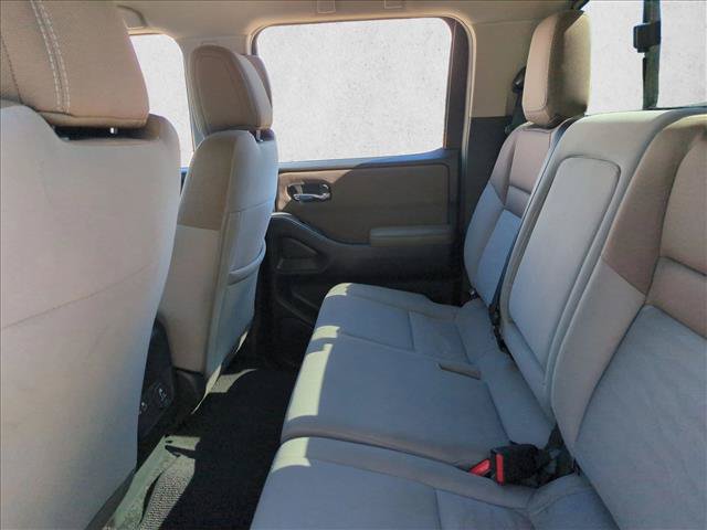 Used 2023 Nissan Frontier SV w/ SV Convenience Package RWD image 17