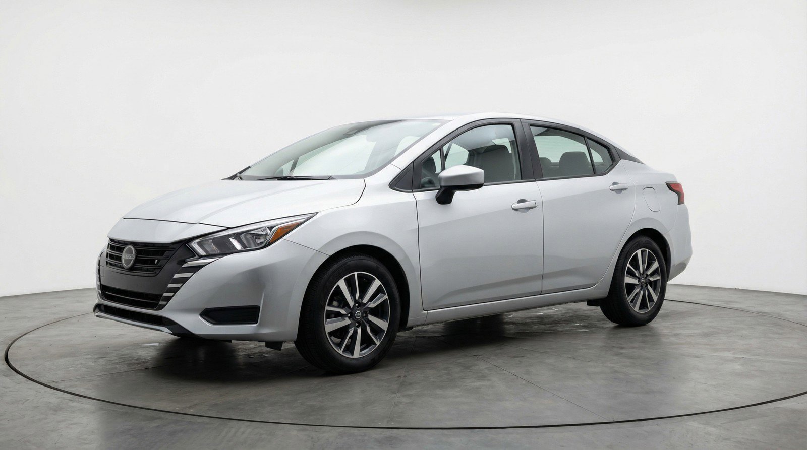 Used 2025 Nissan Versa SV FWD image 3