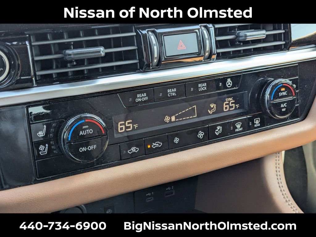 Certified 2024 Nissan Pathfinder Platinum w/ Black Appearance Package image 21