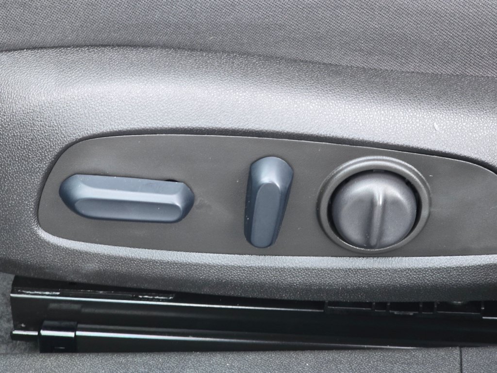Used 2025 Chevrolet Malibu LT FWD image 34