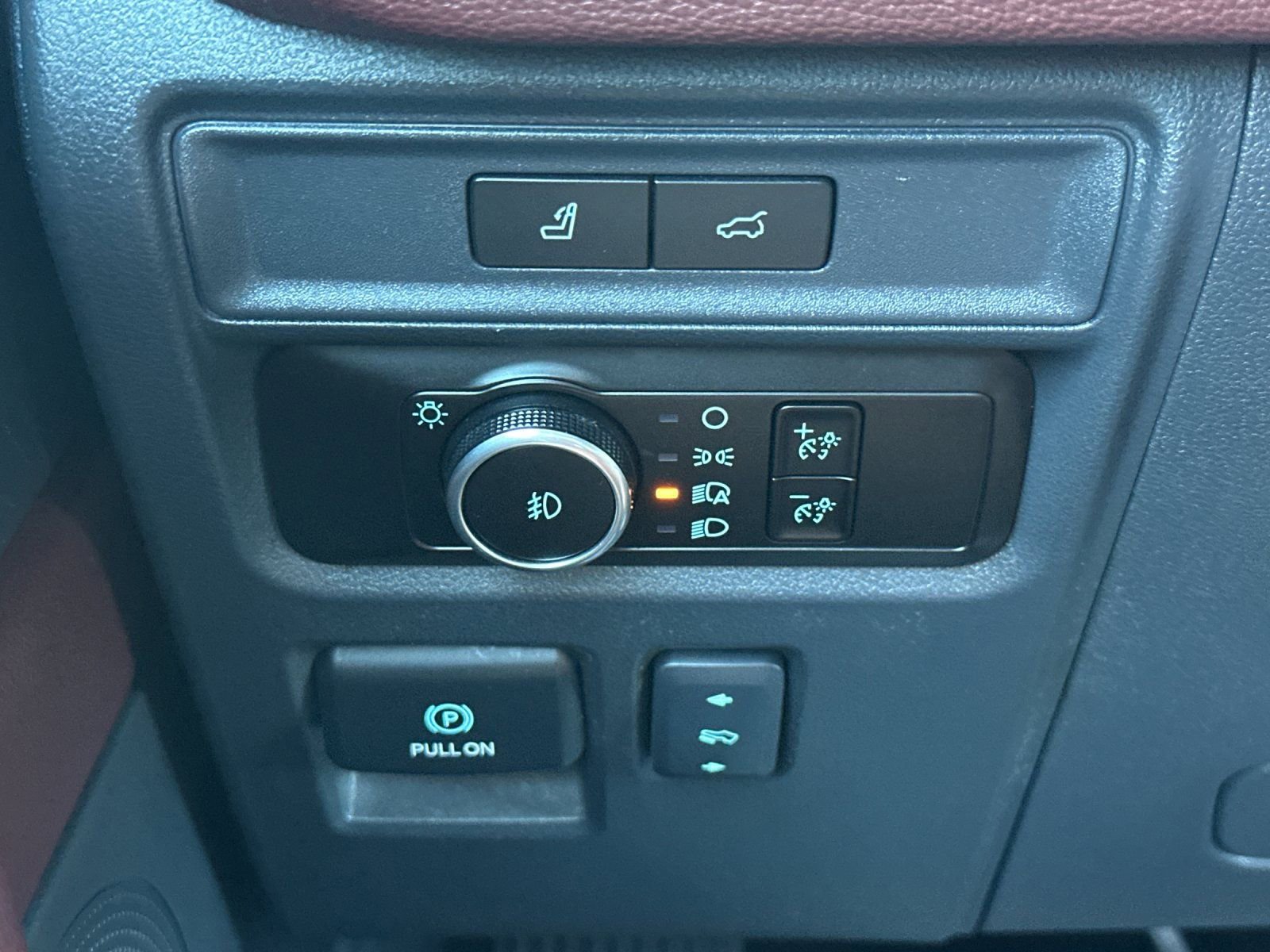 Used 2023 Ford Expedition Limited image 33