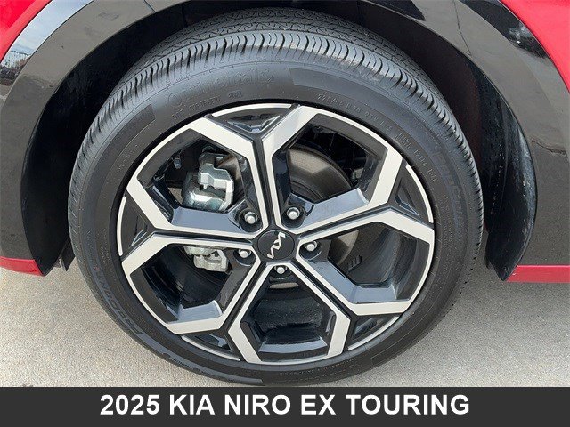 Used 2025 Kia Niro EX Touring image 9
