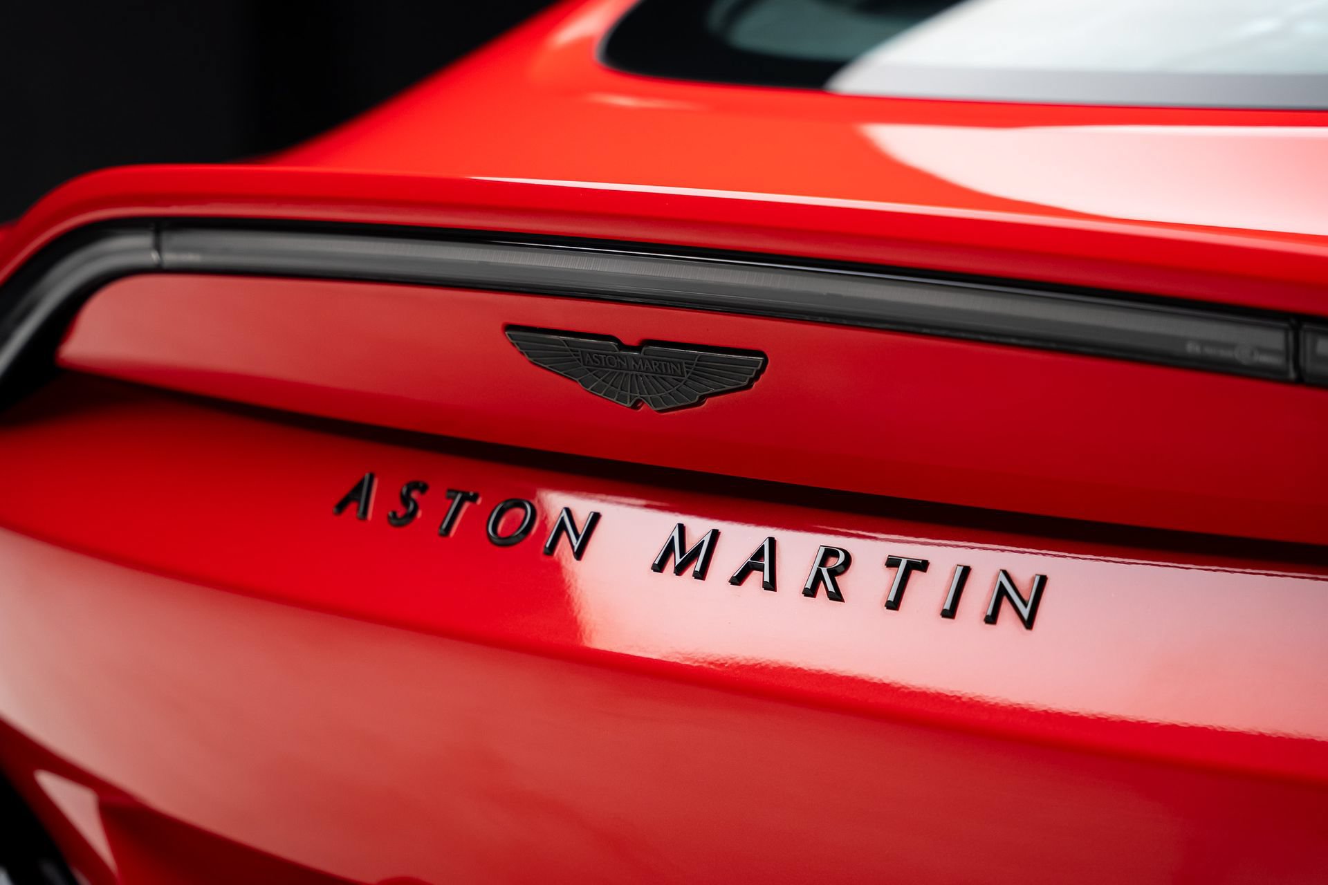 Used 2023 Aston Martin V8 Vantage Coupe RWD image 29