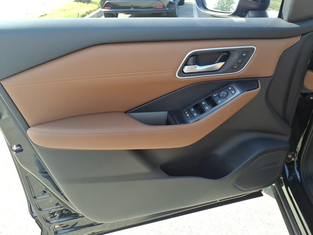 New 2026 Nissan Rogue Platinum AWD/4WD image 15