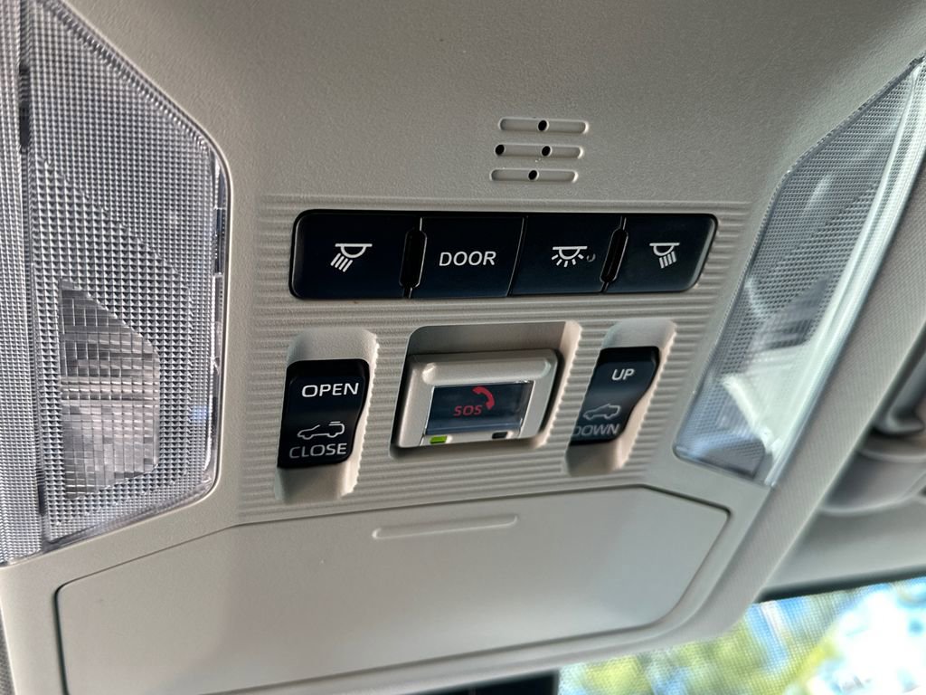 Used 2021 Toyota RAV4 XLE w/ Convenience Package image 32