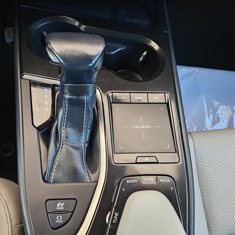 Used 2020 Lexus UX 250h w/ Premium Package image 21