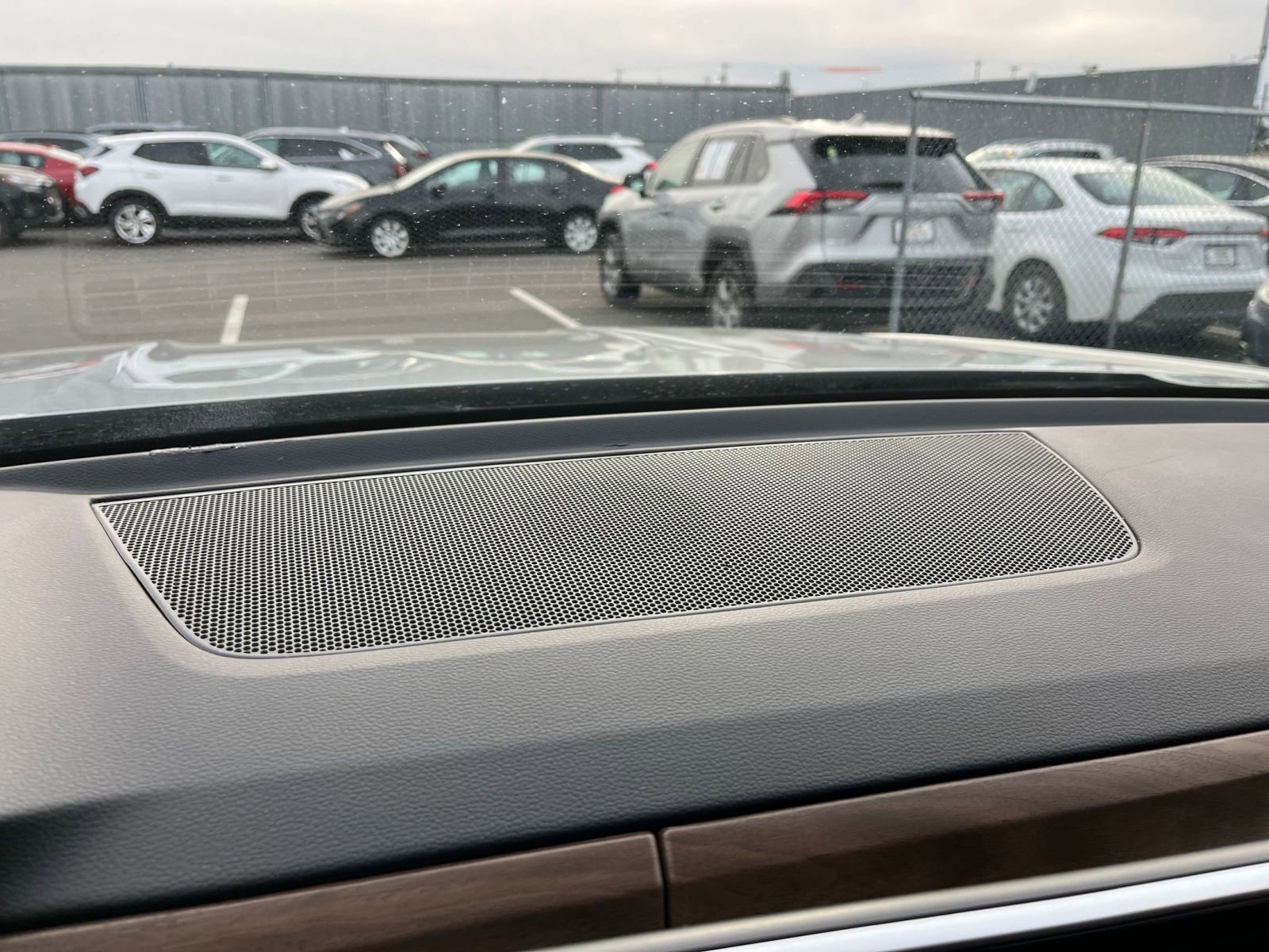 Used 2025 Volkswagen Atlas SE image 18