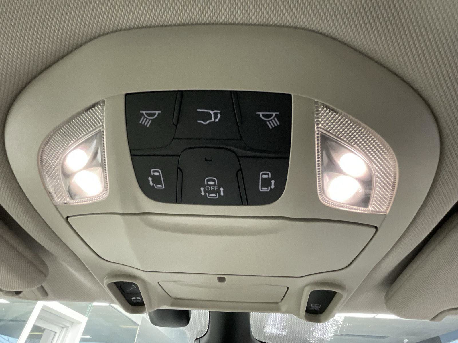 Used 2018 Chrysler Pacifica Limited w/ Advanced Safetytec Group image 14