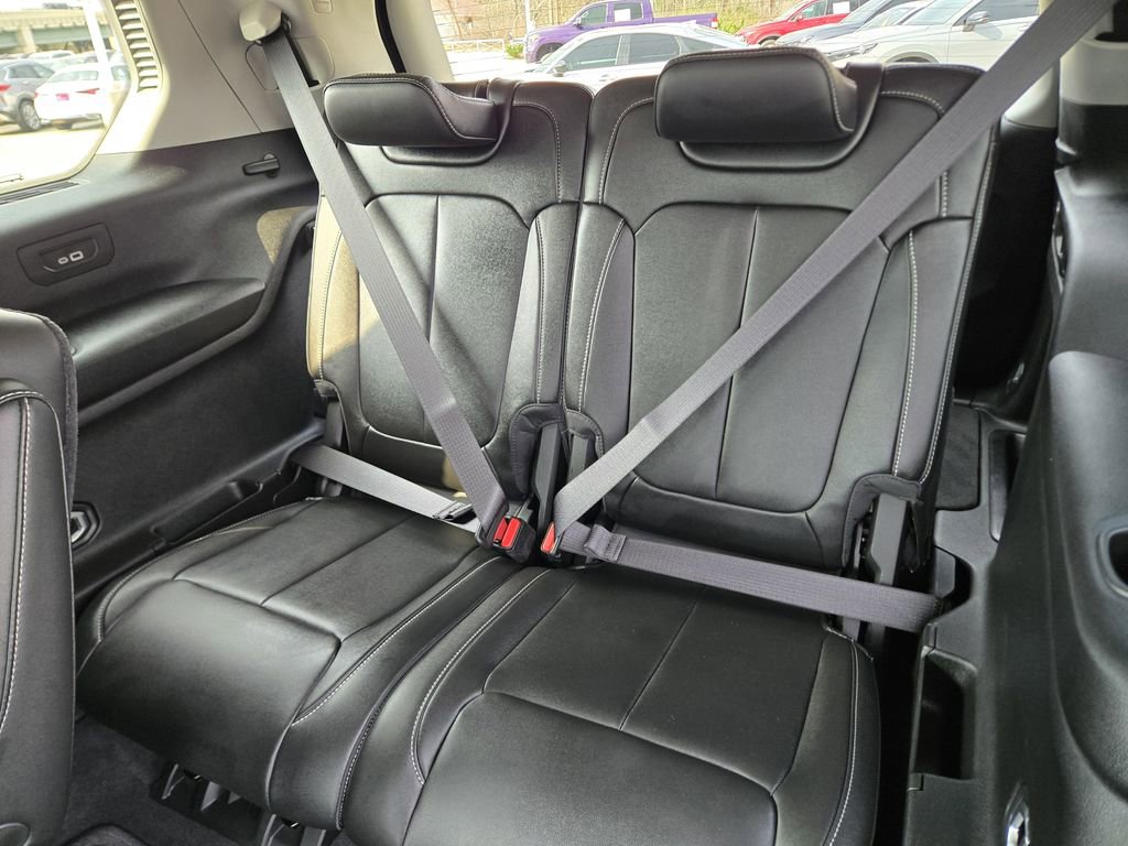 Used 2023 Jeep Grand Cherokee L Limited image 20