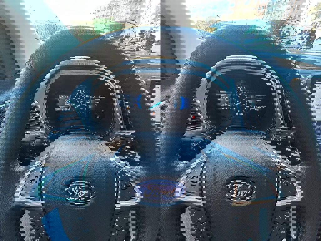 Used 2022 Ford Edge SEL w/ Convenience Package image 16