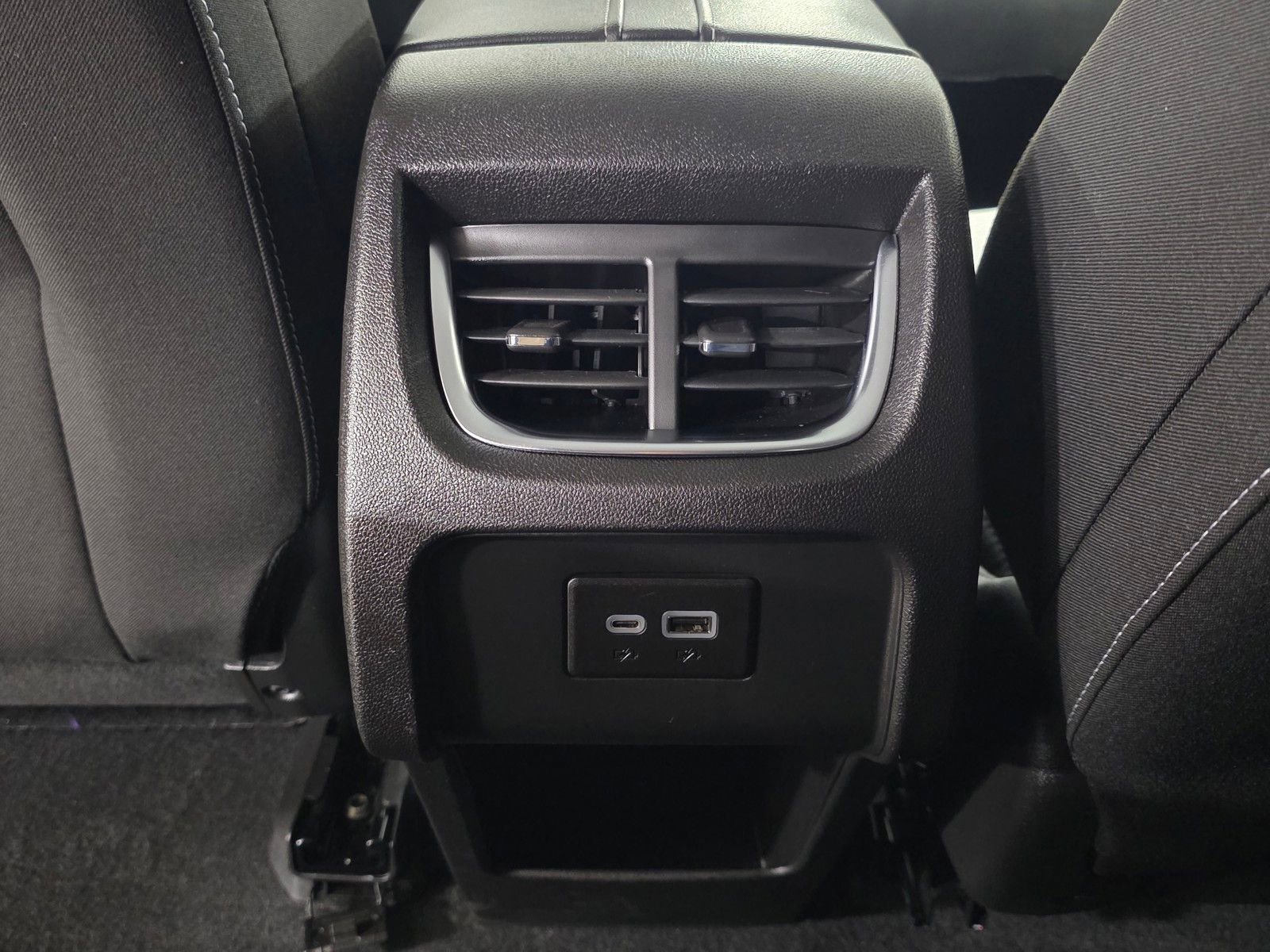 Used 2025 Chevrolet Blazer LT w/ Convenience Package image 16