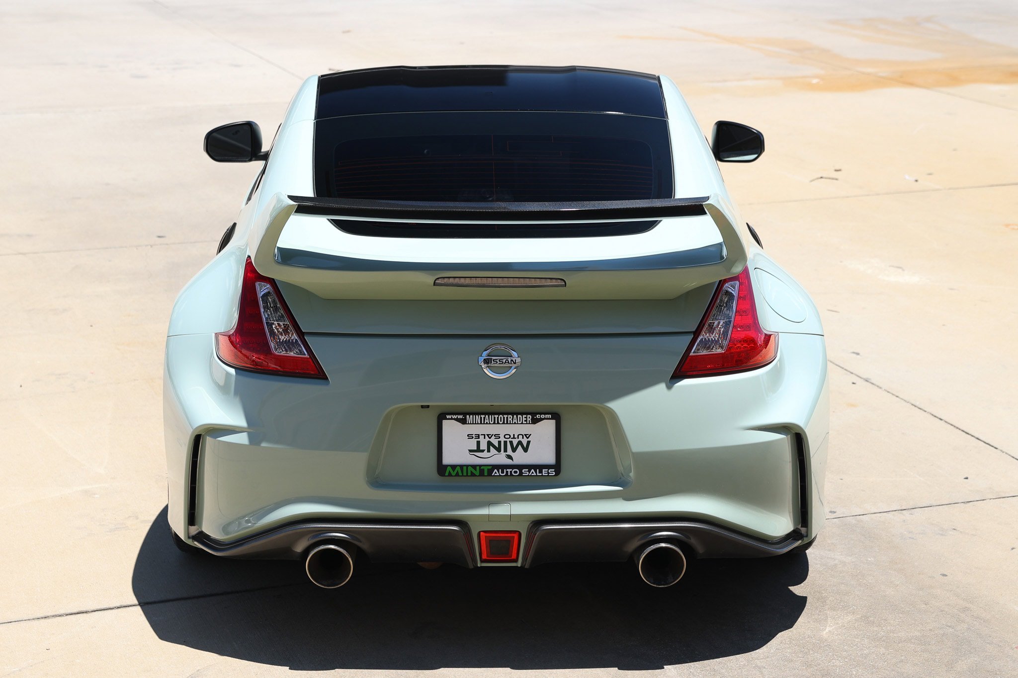 Used 2017 Nissan 370Z NISMO RWD image 13