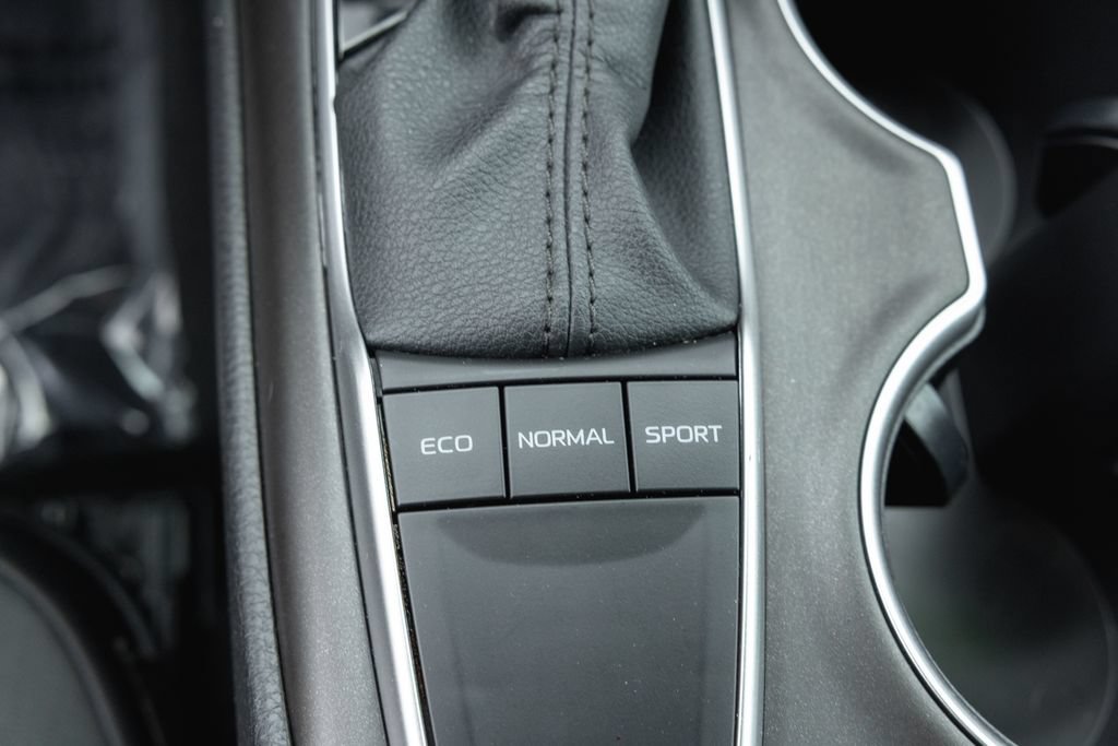 Certified 2022 Toyota Camry LE w/ Carpet Mat Package (TMS) FWD image 20