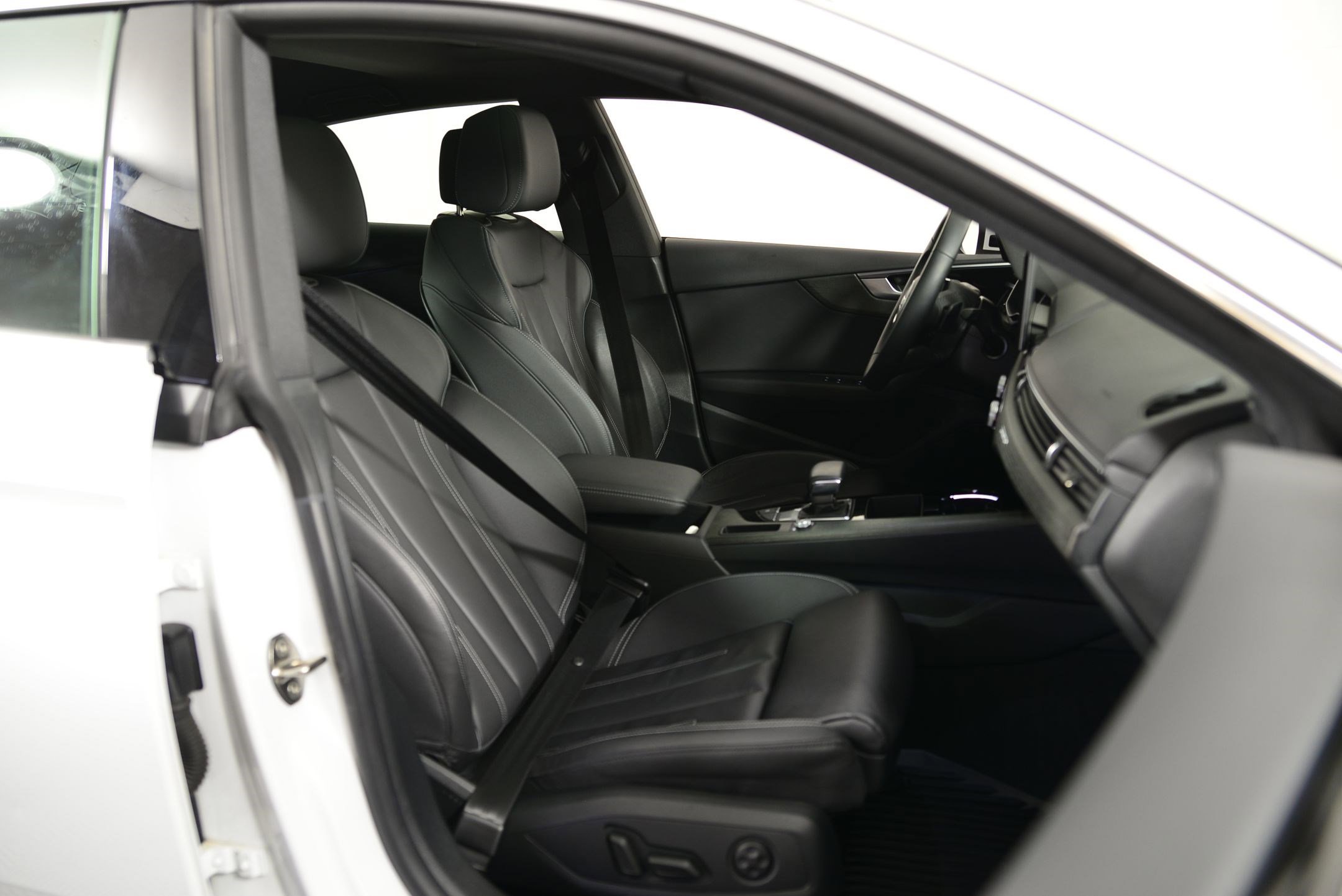 Used 2023 Audi A5 2.0T Premium w/ Convenience Package image 20