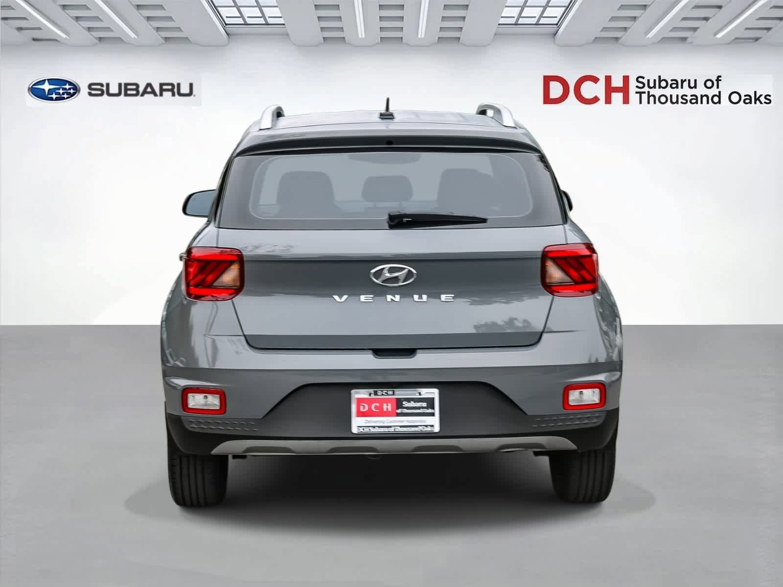Used 2023 Hyundai Venue SEL FWD image 5