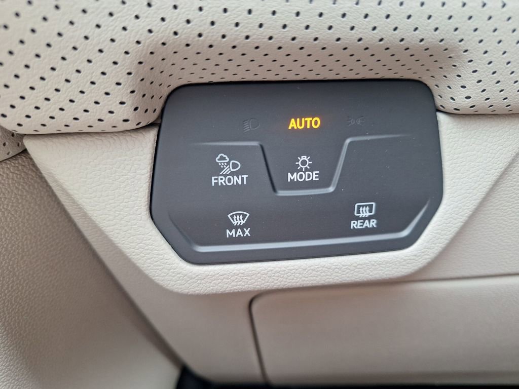 New 2026 Volkswagen Atlas SE image 12