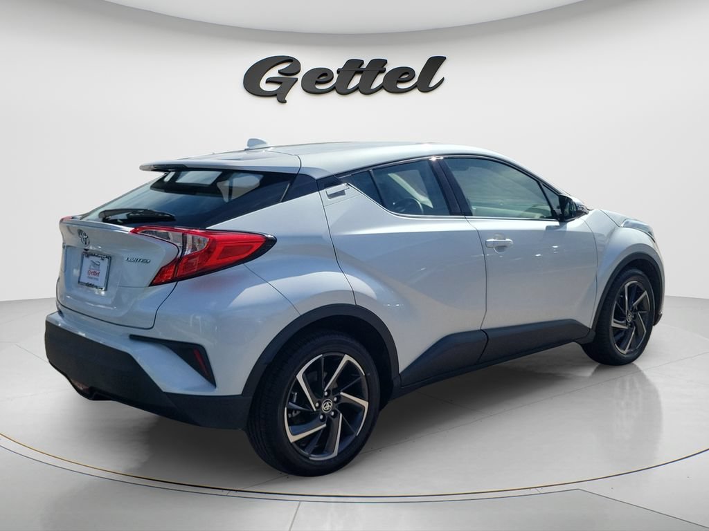 Used 2022 Toyota C-HR Limited FWD image 5
