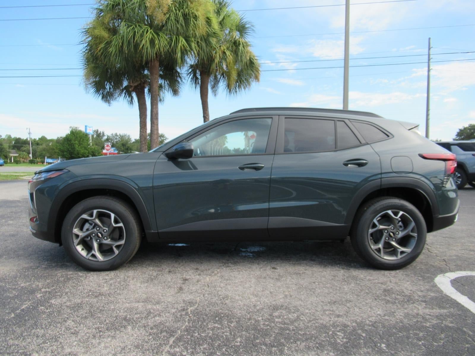 New 2026 Chevrolet Trax LT FWD image 2