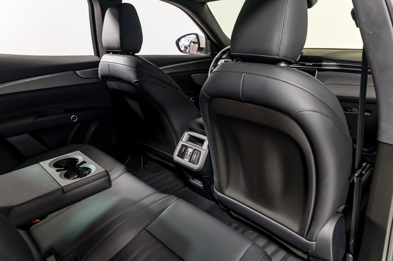 Used 2024 Maserati Grecale GT image 27