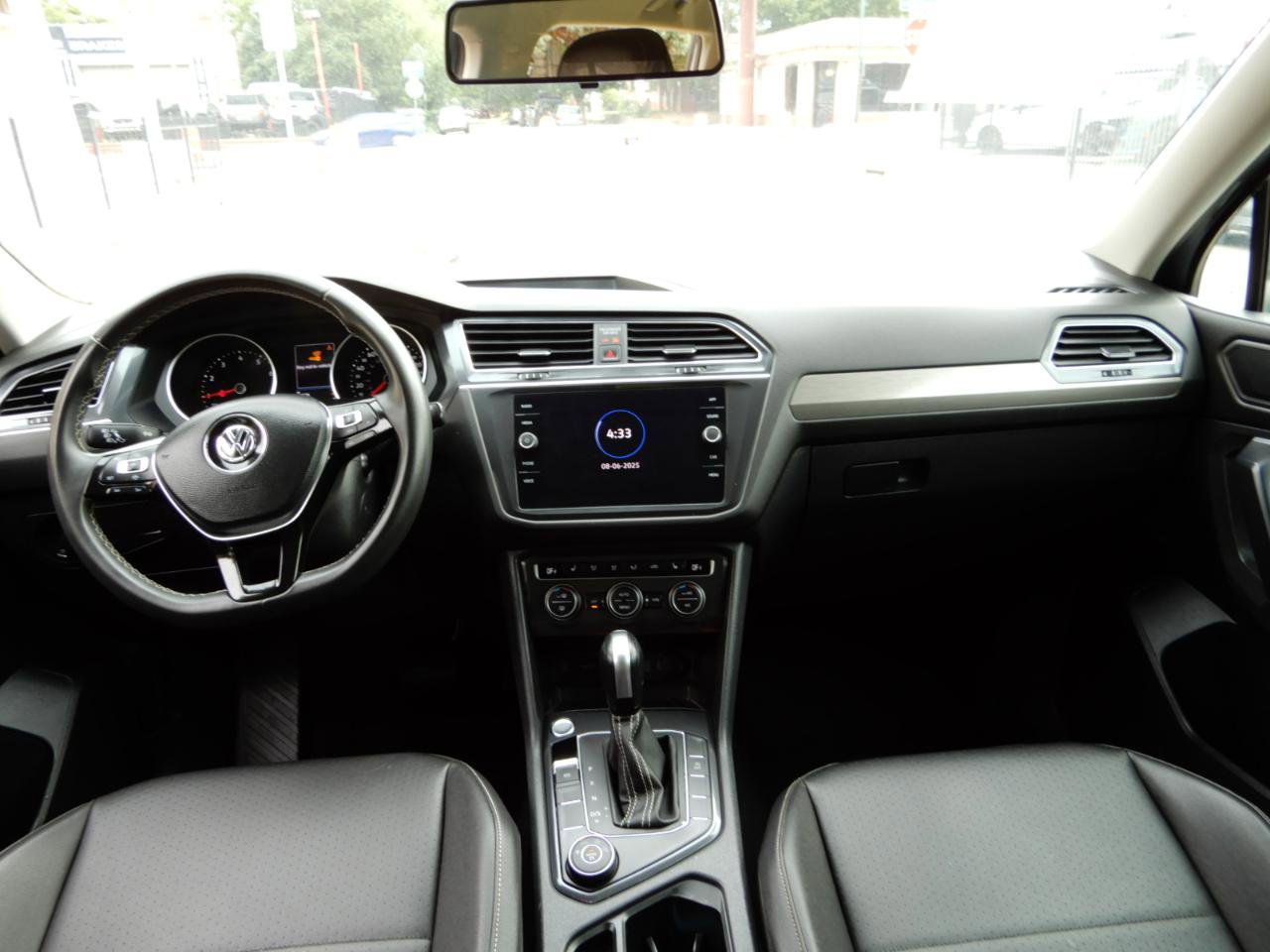 Used 2021 Volkswagen Tiguan SEL AWD/4WD image 18