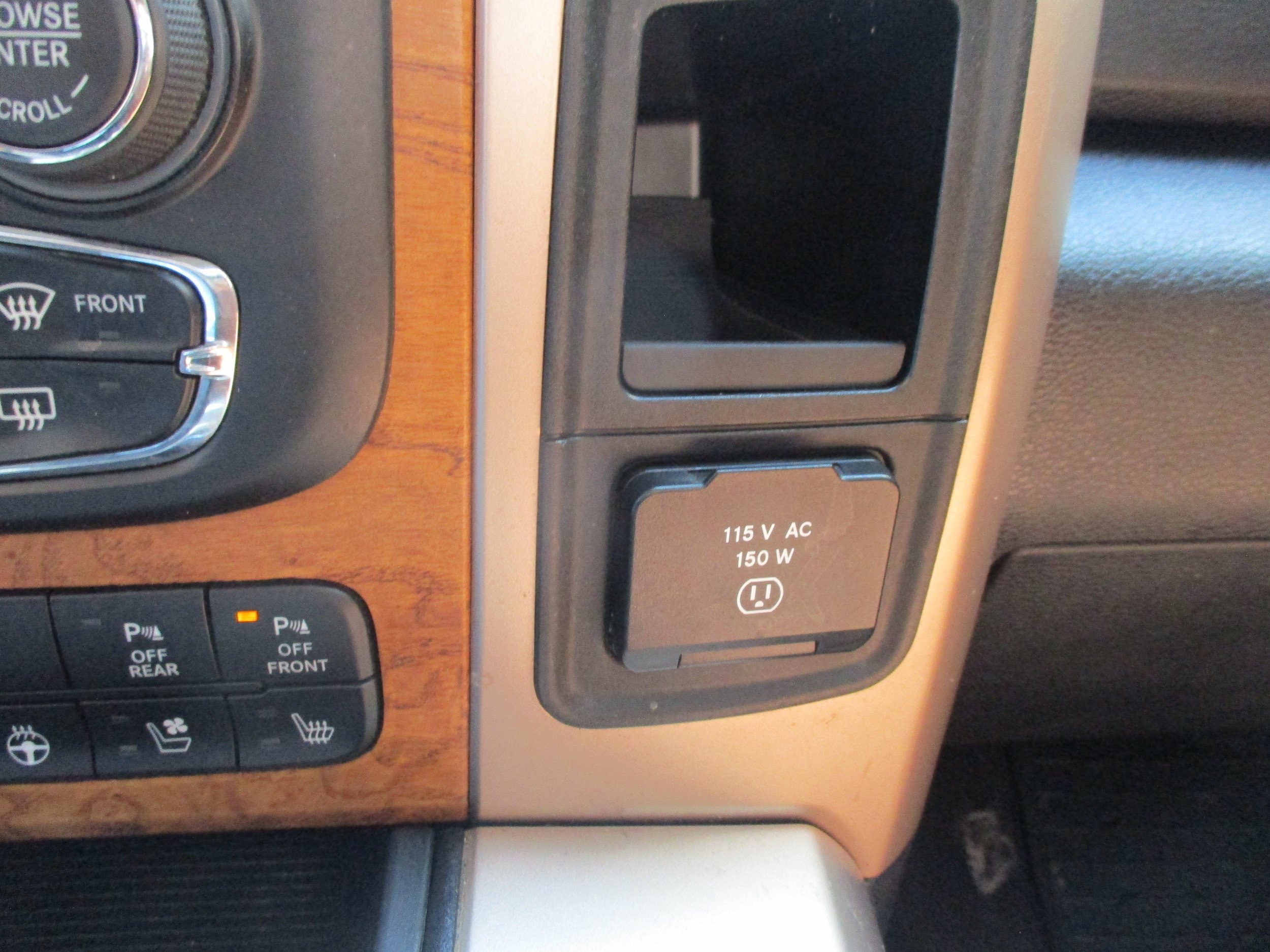 Used 2014 RAM 1500 Laramie Longhorn RWD image 16