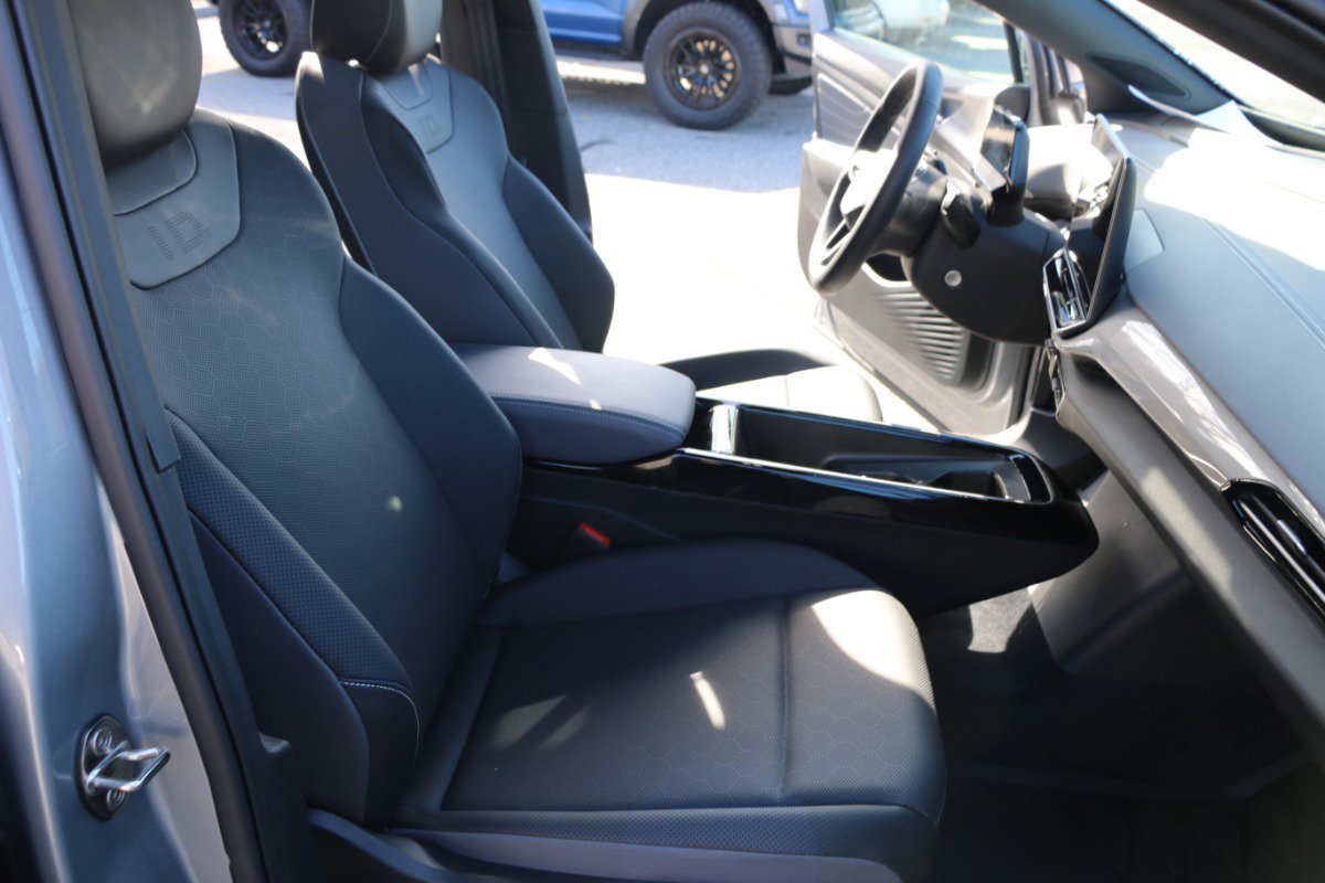 Used 2024 Volkswagen ID.4 Pro S image 24