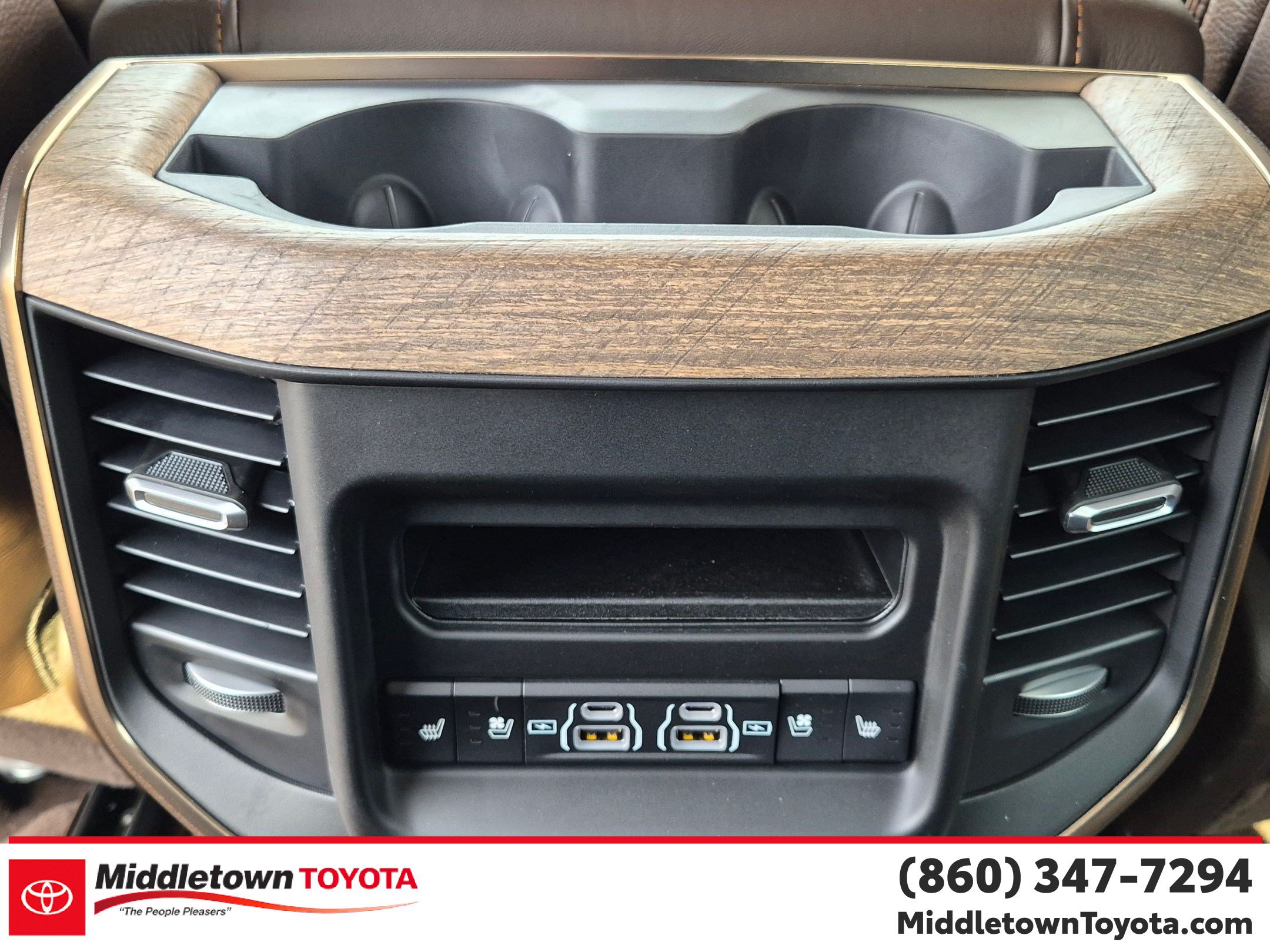 Used 2025 RAM 1500 Limited w/ Off Road Group AWD/4WD image 30