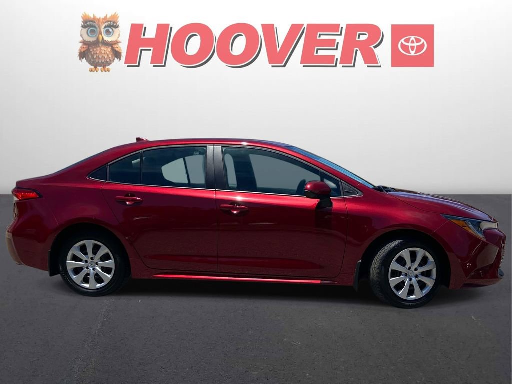 Used 2025 Toyota Corolla LE FWD image 2