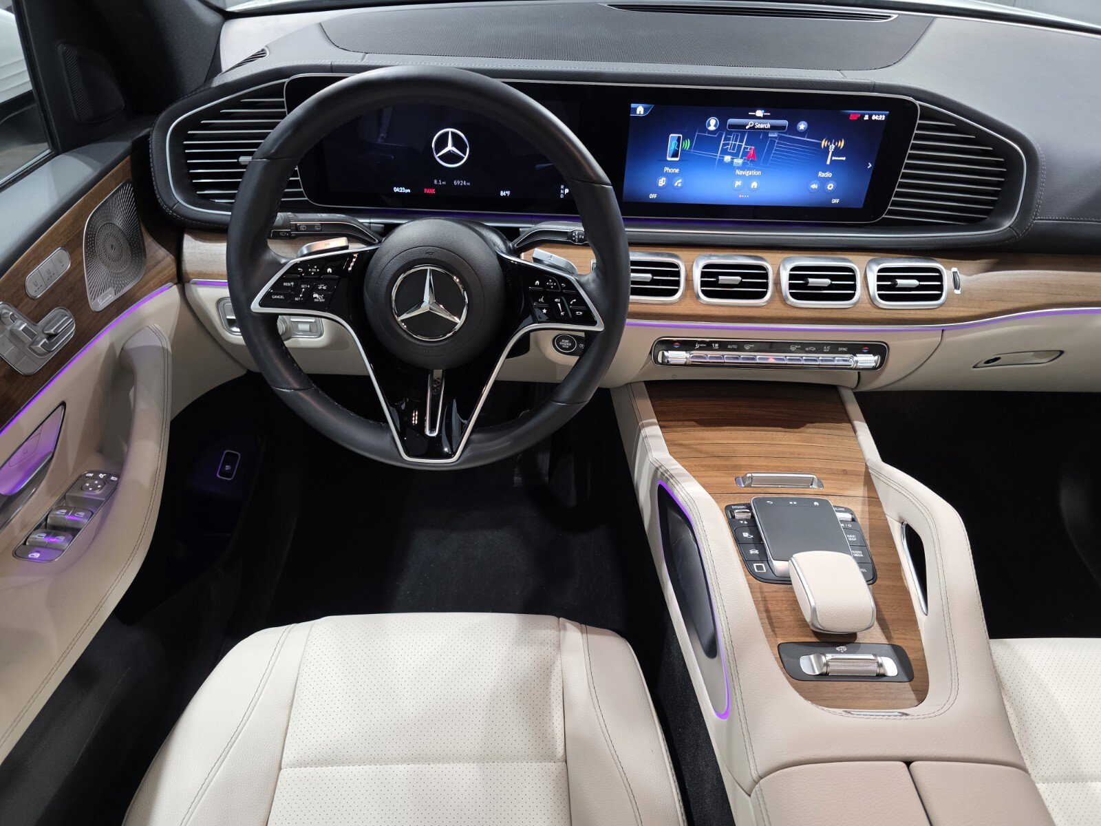 Used 2025 Mercedes-Benz GLS 450 4MATIC image 10