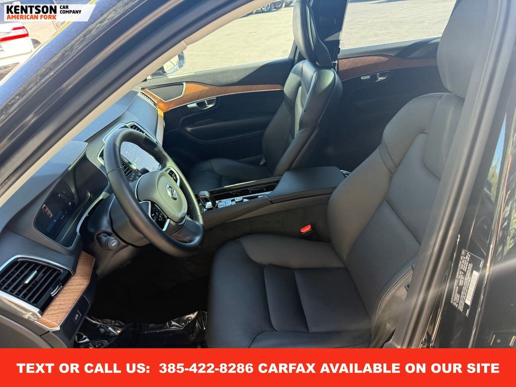 Used 2025 Volvo XC90 B6 Plus image 30