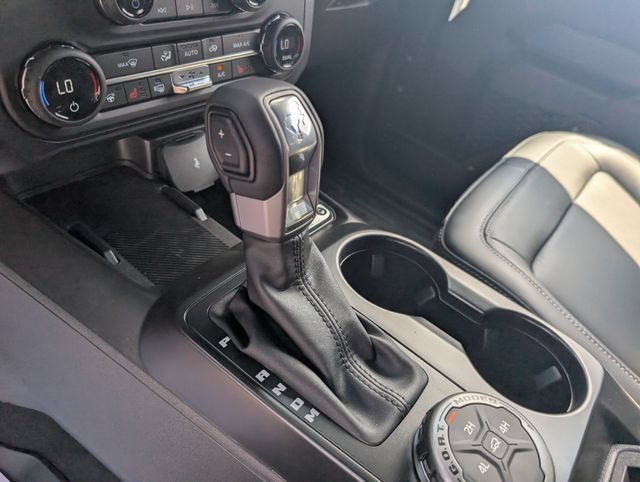 New 2026 Ford Bronco Outer Banks w/ Black Appearance Package AWD/4WD image 19