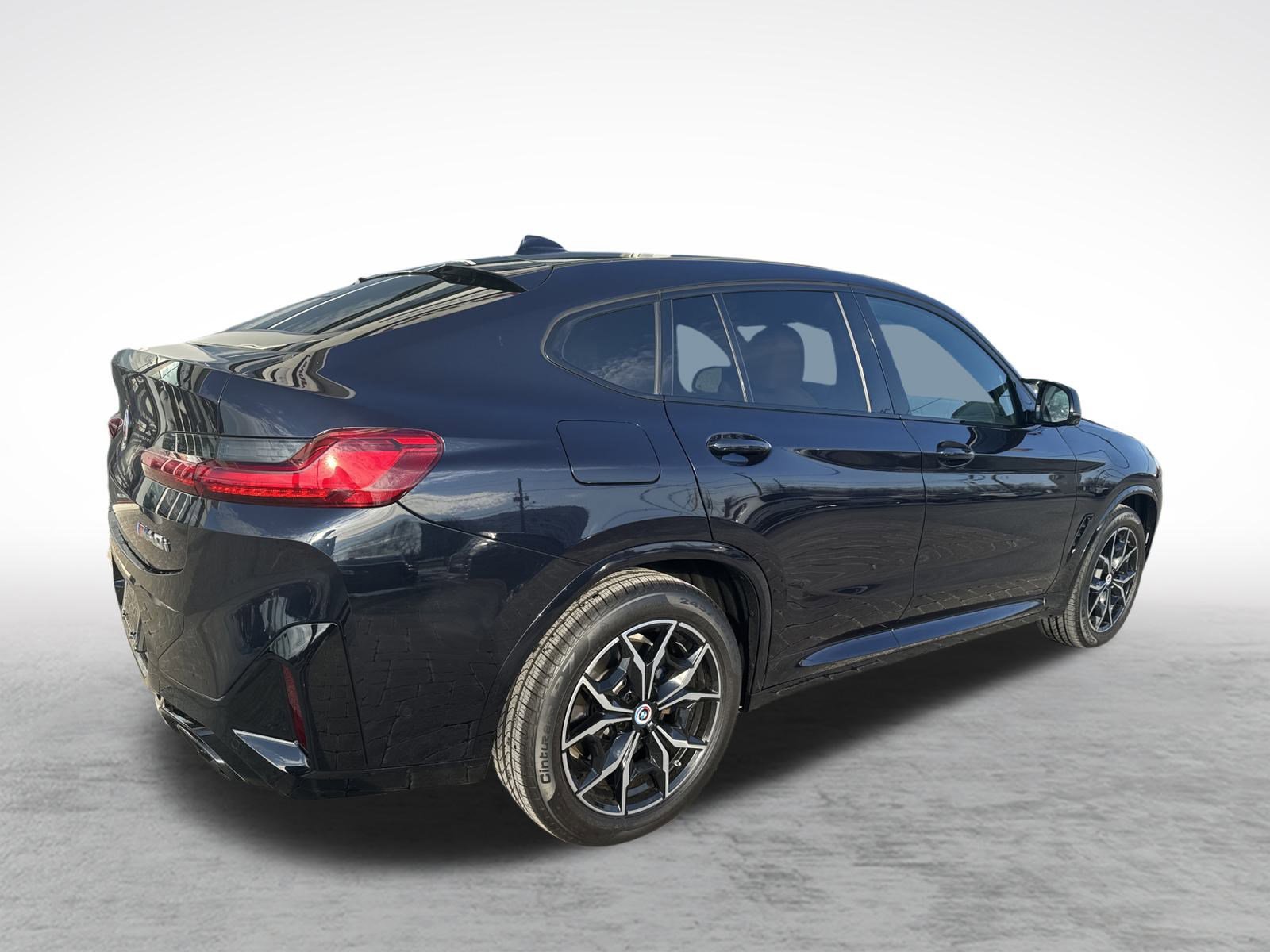 Used 2023 BMW X4 M40i w/ Premium Package image 11