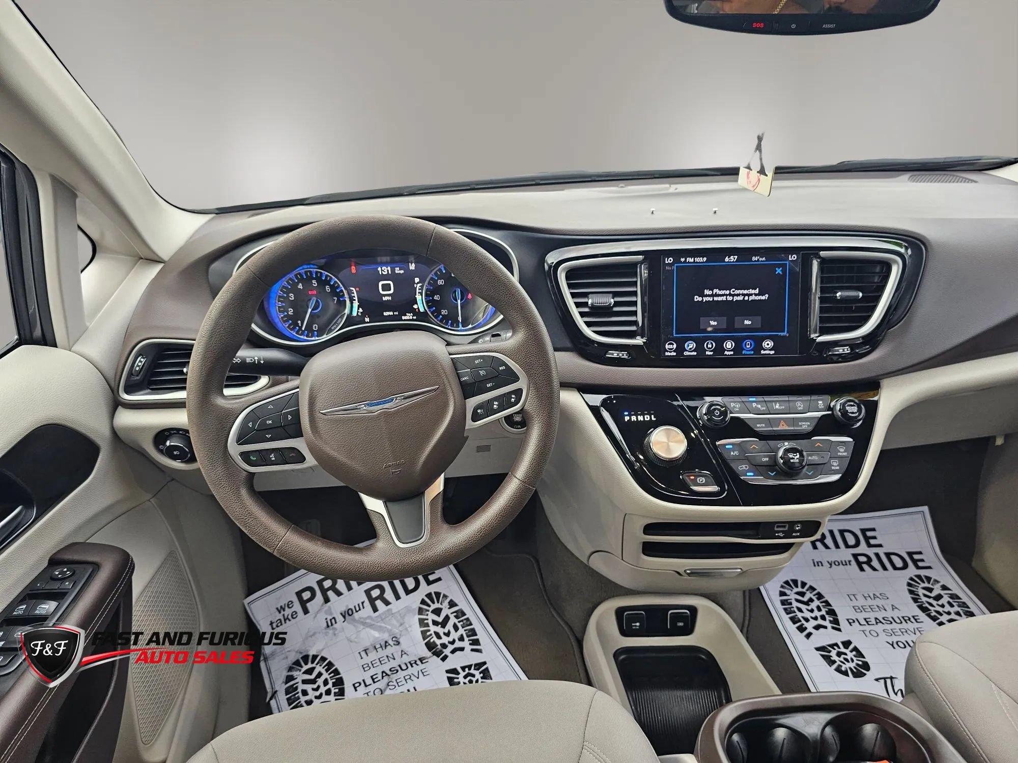 Used 2020 Chrysler Pacifica Touring w/ Advanced Safetytec Group FWD image 19