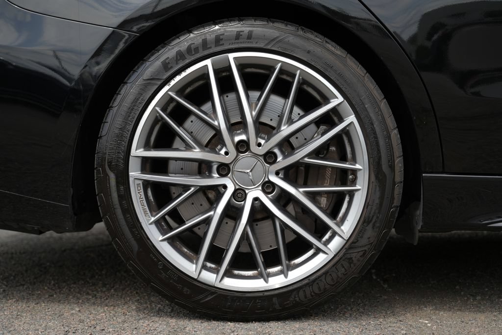 Used 2024 Mercedes-Benz C 63 AMG S image 11