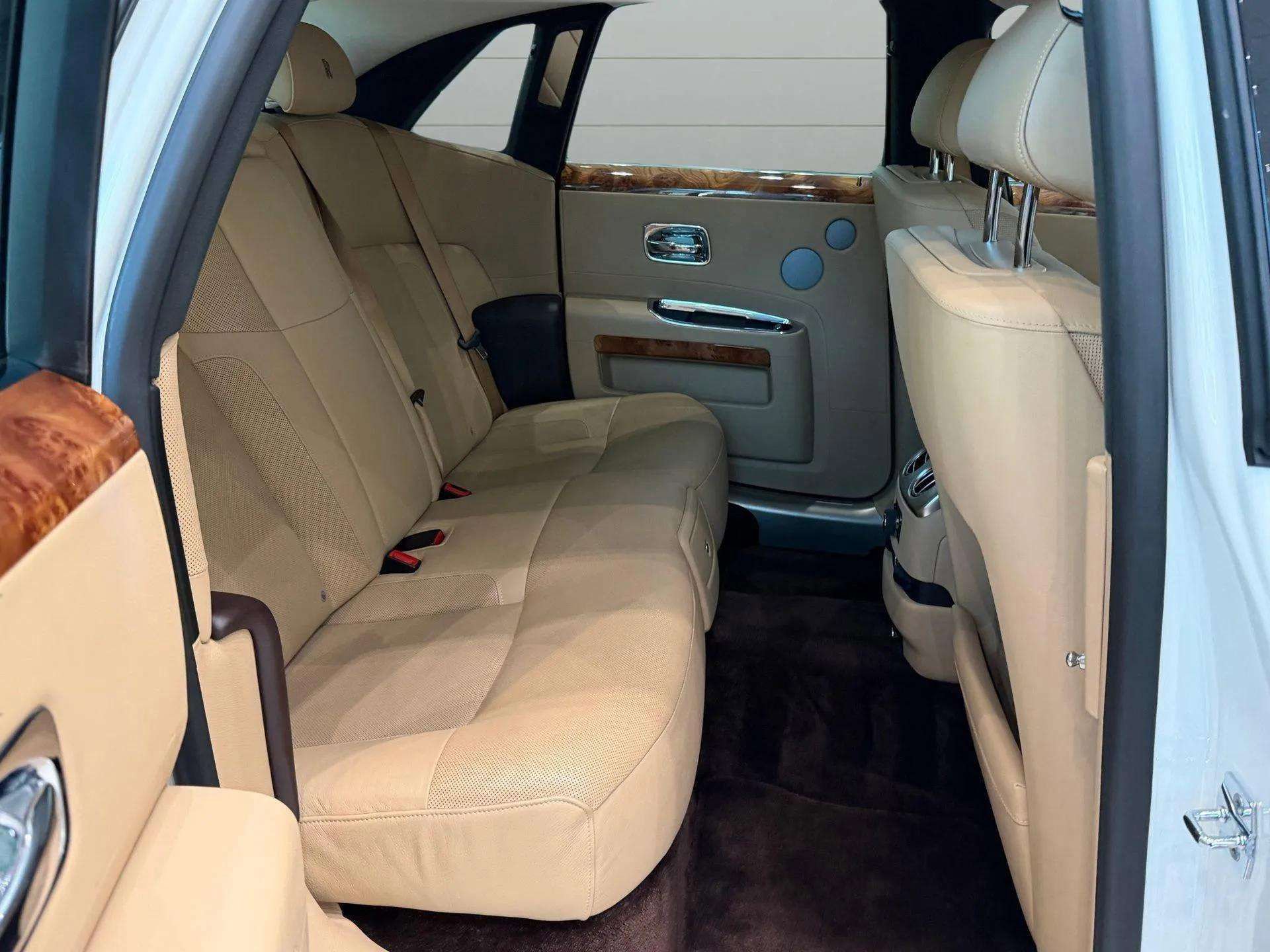 Used 2012 Rolls-Royce Ghost image 17