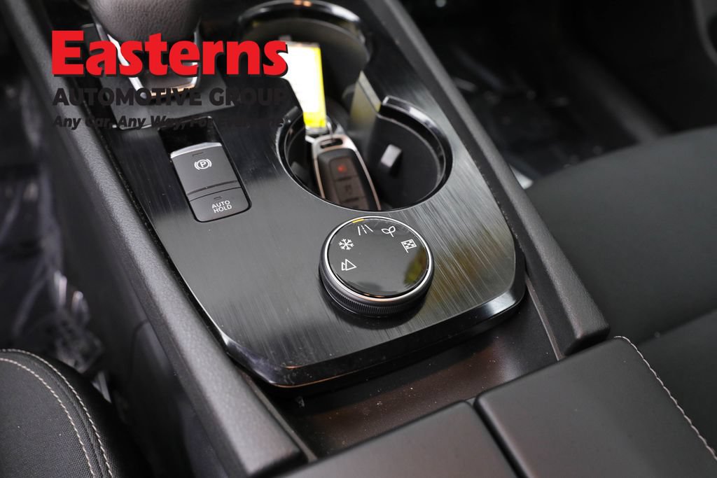 Used 2023 Nissan Rogue S AWD/4WD image 20