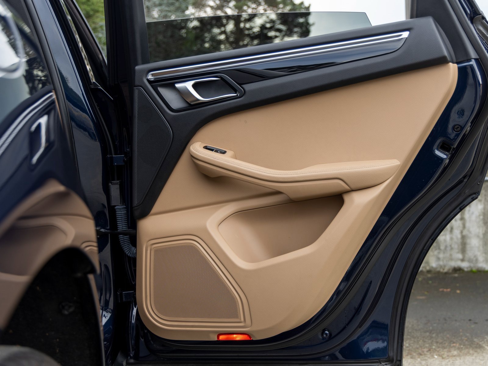 Used 2020 Porsche Macan image 44