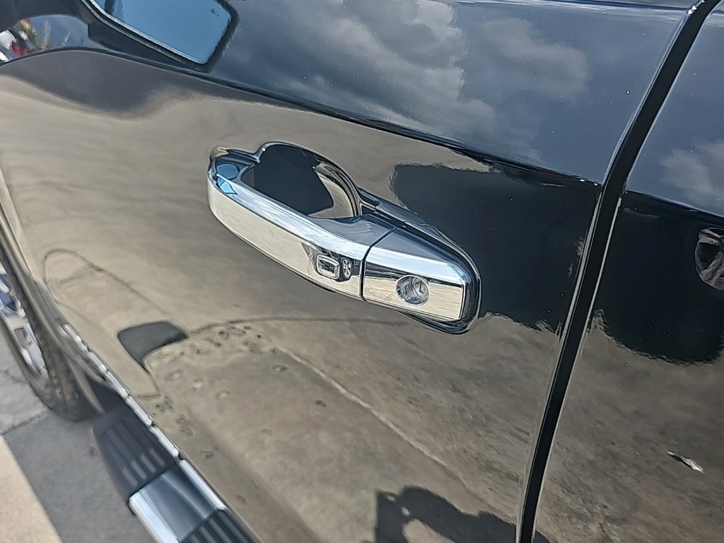 New 2025 GMC Sierra 1500 SLT w/ SLT Premium Plus Package image 9