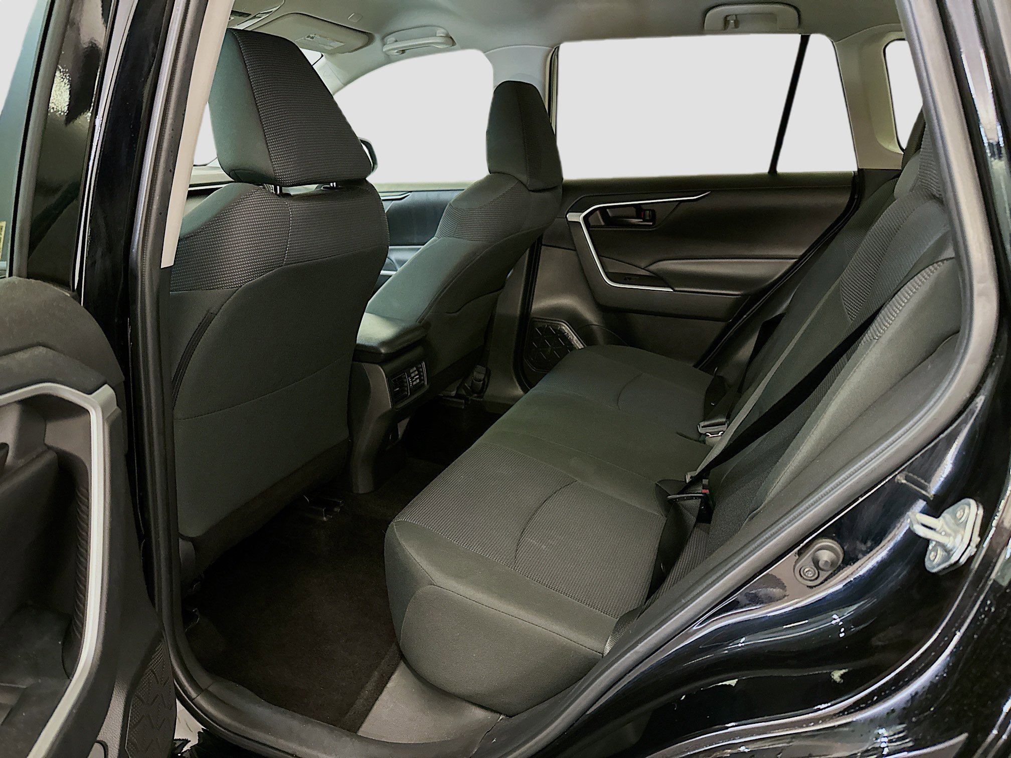 Used 2024 Toyota RAV4 LE image 29