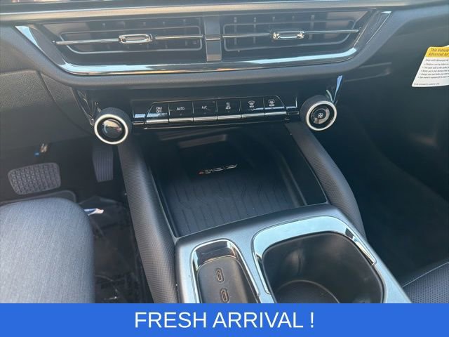 Used 2025 Chevrolet Equinox EV RS image 16