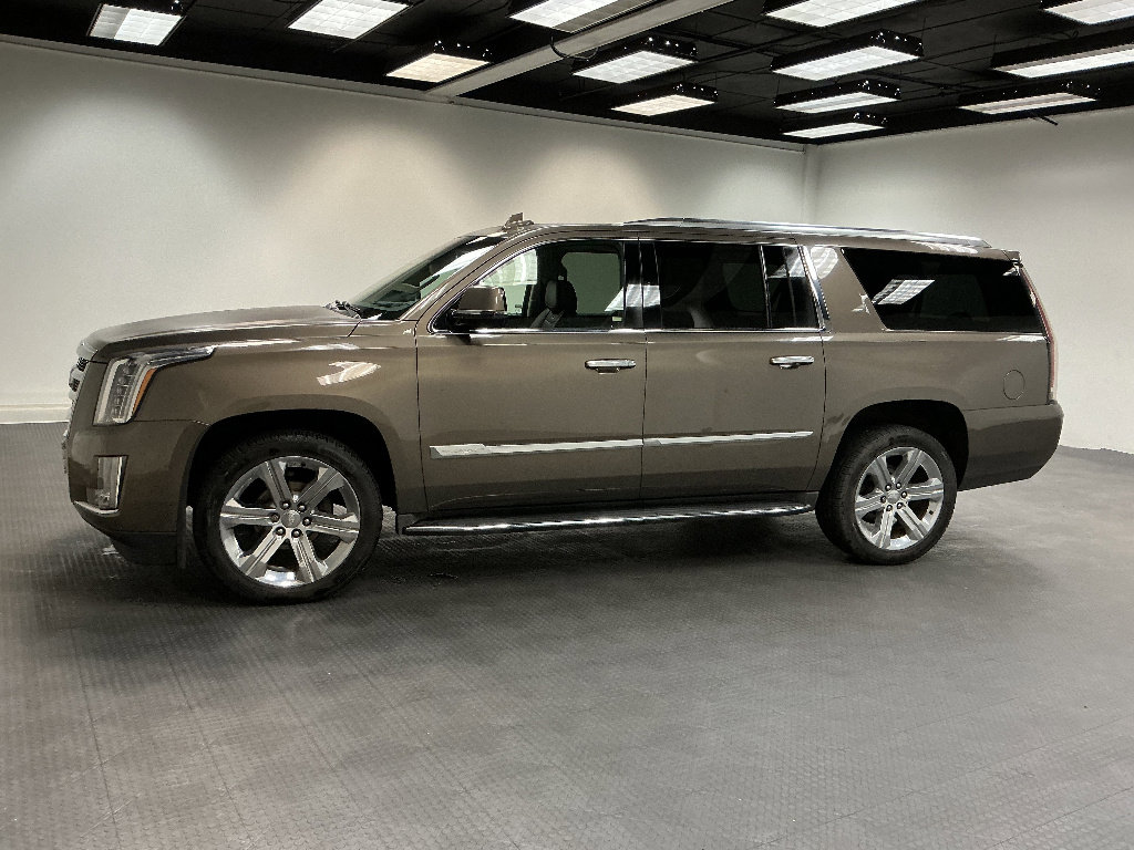 Used 2016 Cadillac Escalade ESV Luxury AWD/4WD image 2