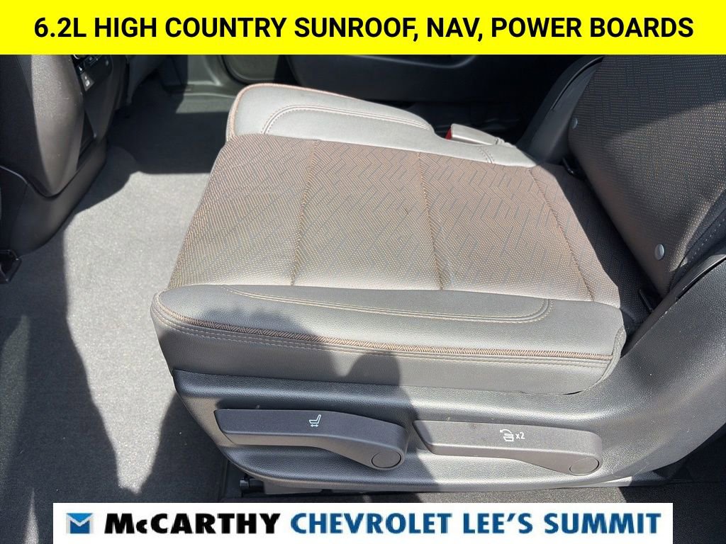 Used 2023 Chevrolet Suburban High Country w/ Premium Package 2 AWD/4WD image 58