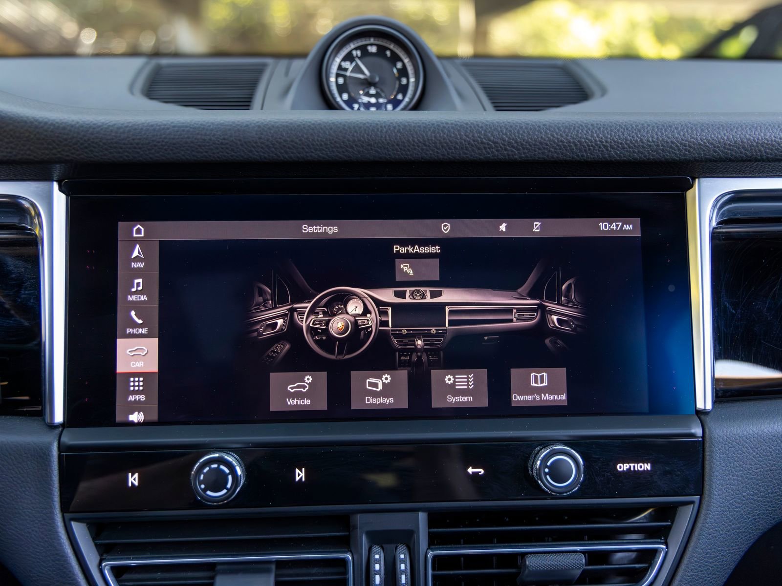 Certified 2024 Porsche Macan image 37