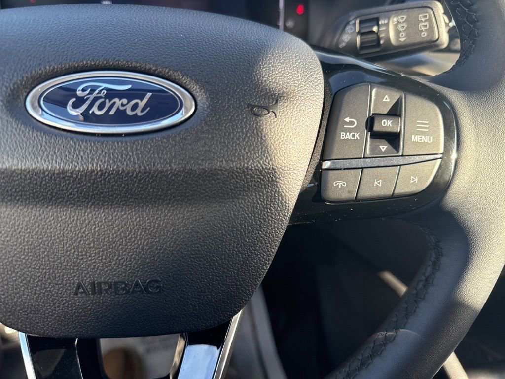 Used 2025 Ford Escape SE image 28