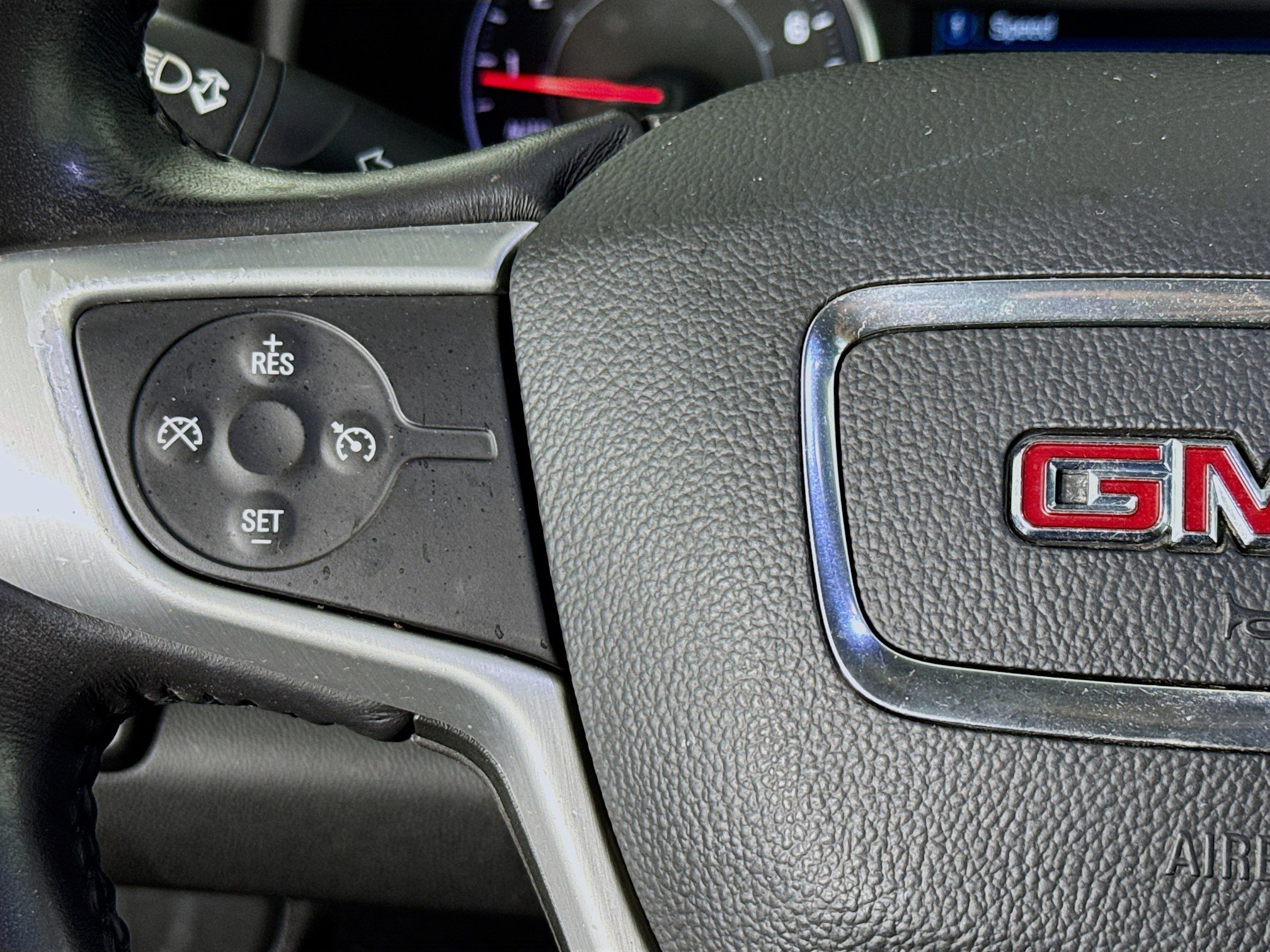 Used 2018 GMC Terrain SLE w/ Driver Convenience Package image 13