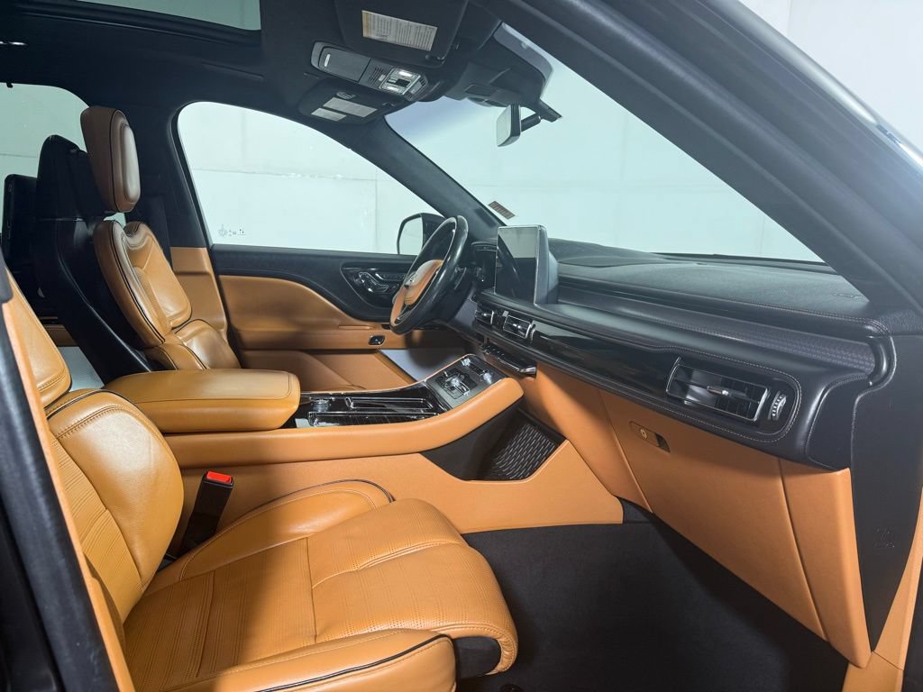Certified 2023 Lincoln Aviator Black Label w/ Dynamic Handling Package AWD/4WD image 12