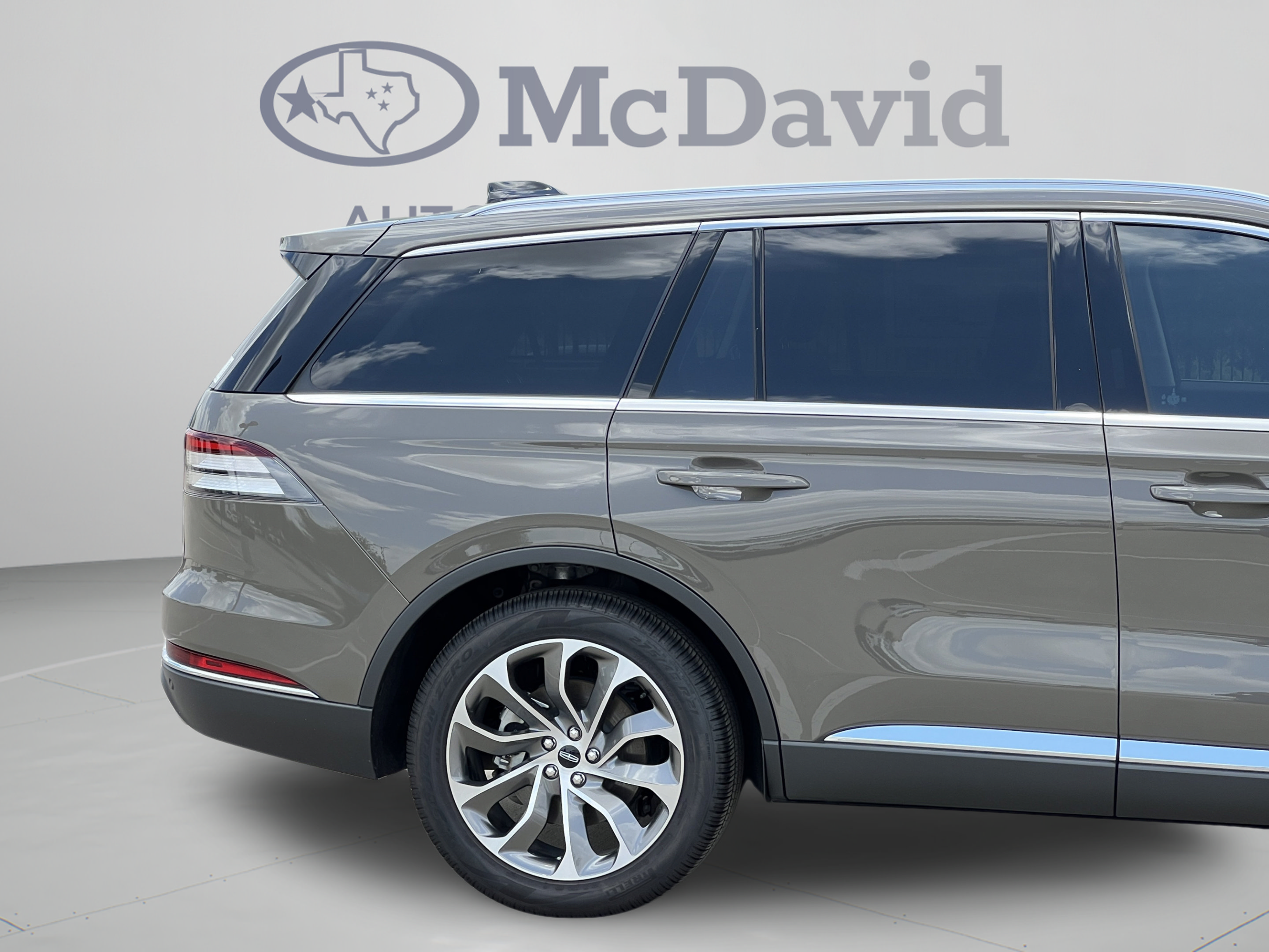 New 2025 Lincoln Aviator Reserve w/ Illumination Package RWD image 34